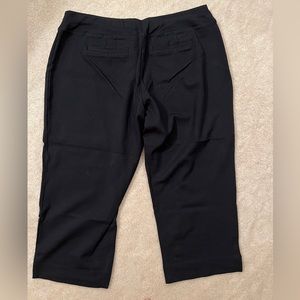 NWOT Soma Yoga Capri Pant Size M